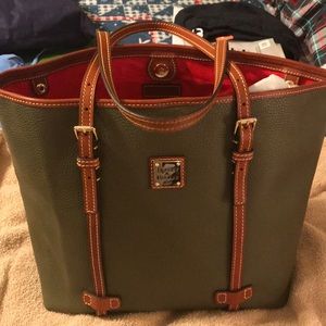 Dooney $ Bourke west end shopper